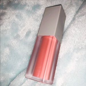 Kkw mario collab lipgloss in juicy